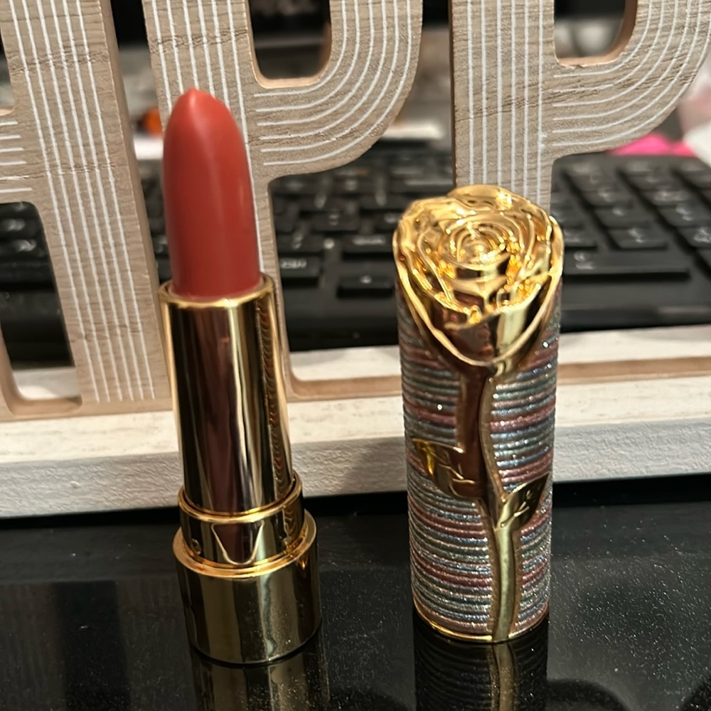 LIPSTICK MATTE